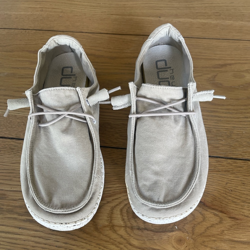 Hey Dude Women's Shoes in Light Tan